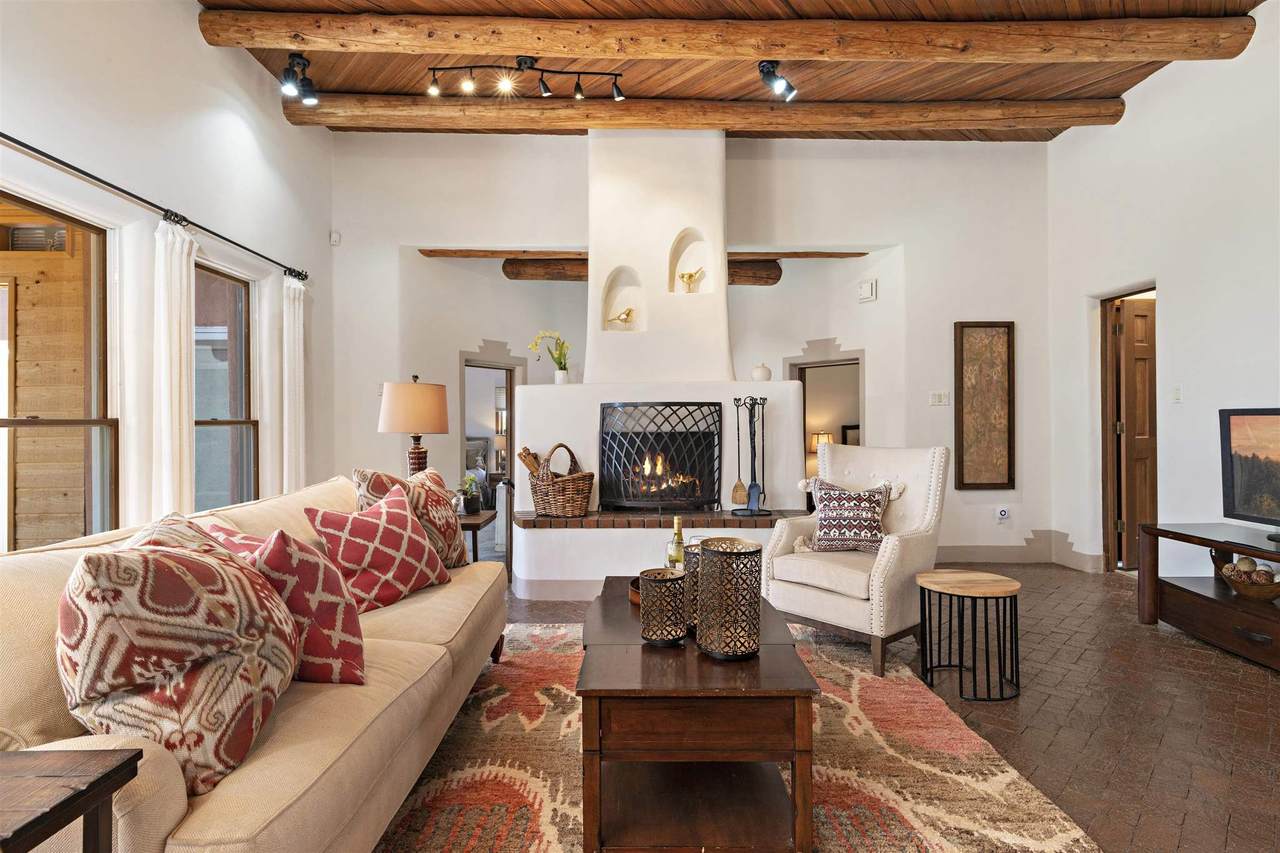 1304 Bartlet Court - Photo 1