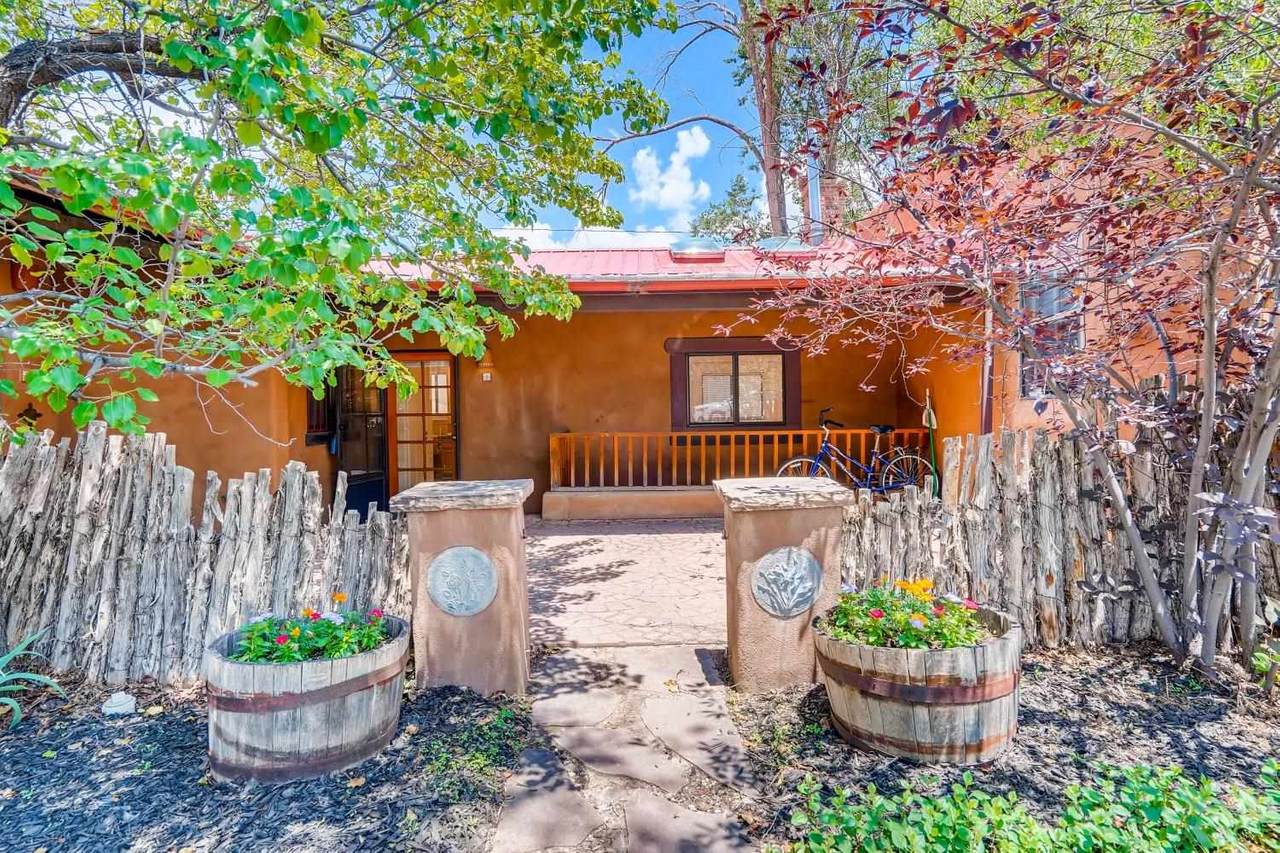 231 Closson - Photo 1