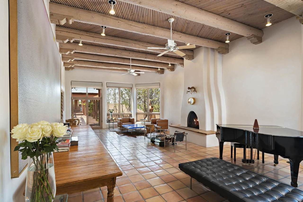 200 Valle Del Sol - Photo 1