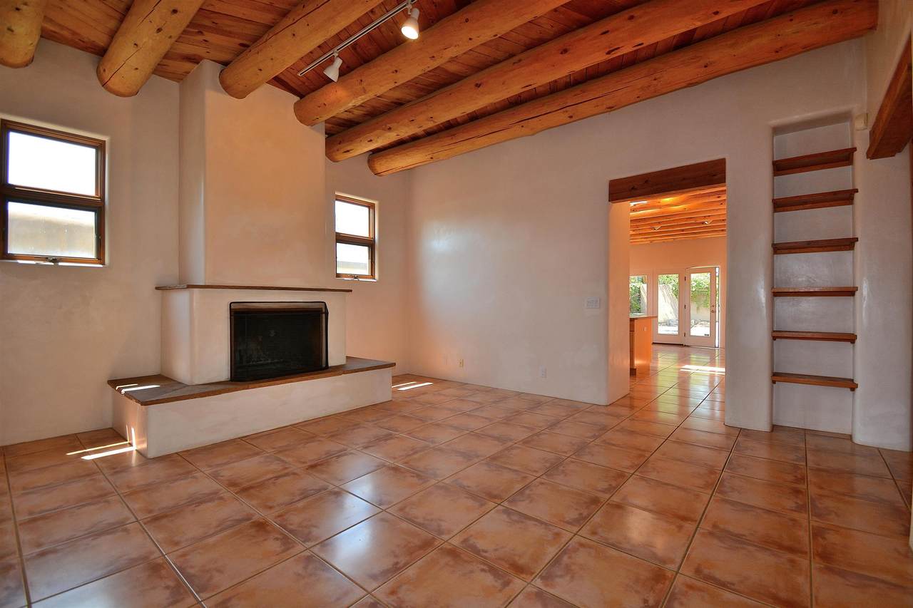 118 Moore - Photo 1