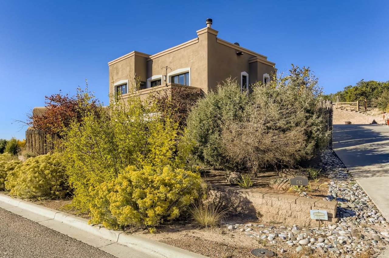 1742 Ridge Pointe Loop - Photo 1