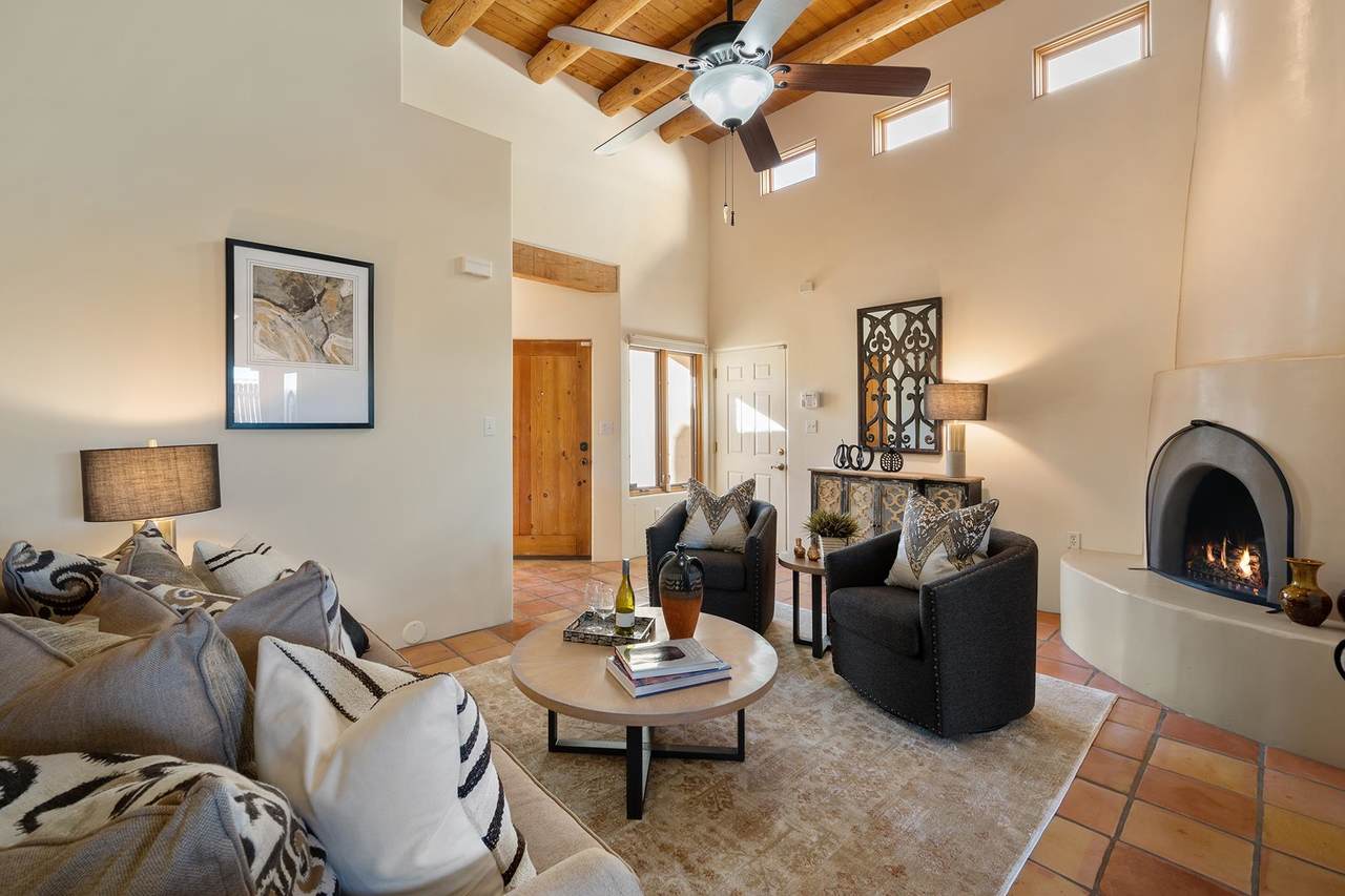 3228 La Paz - Photo 1