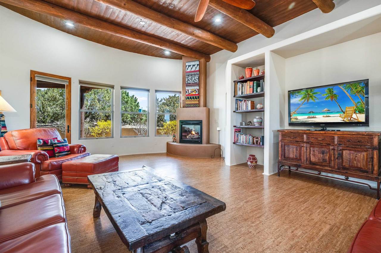 2 Azul Drive - Photo 1