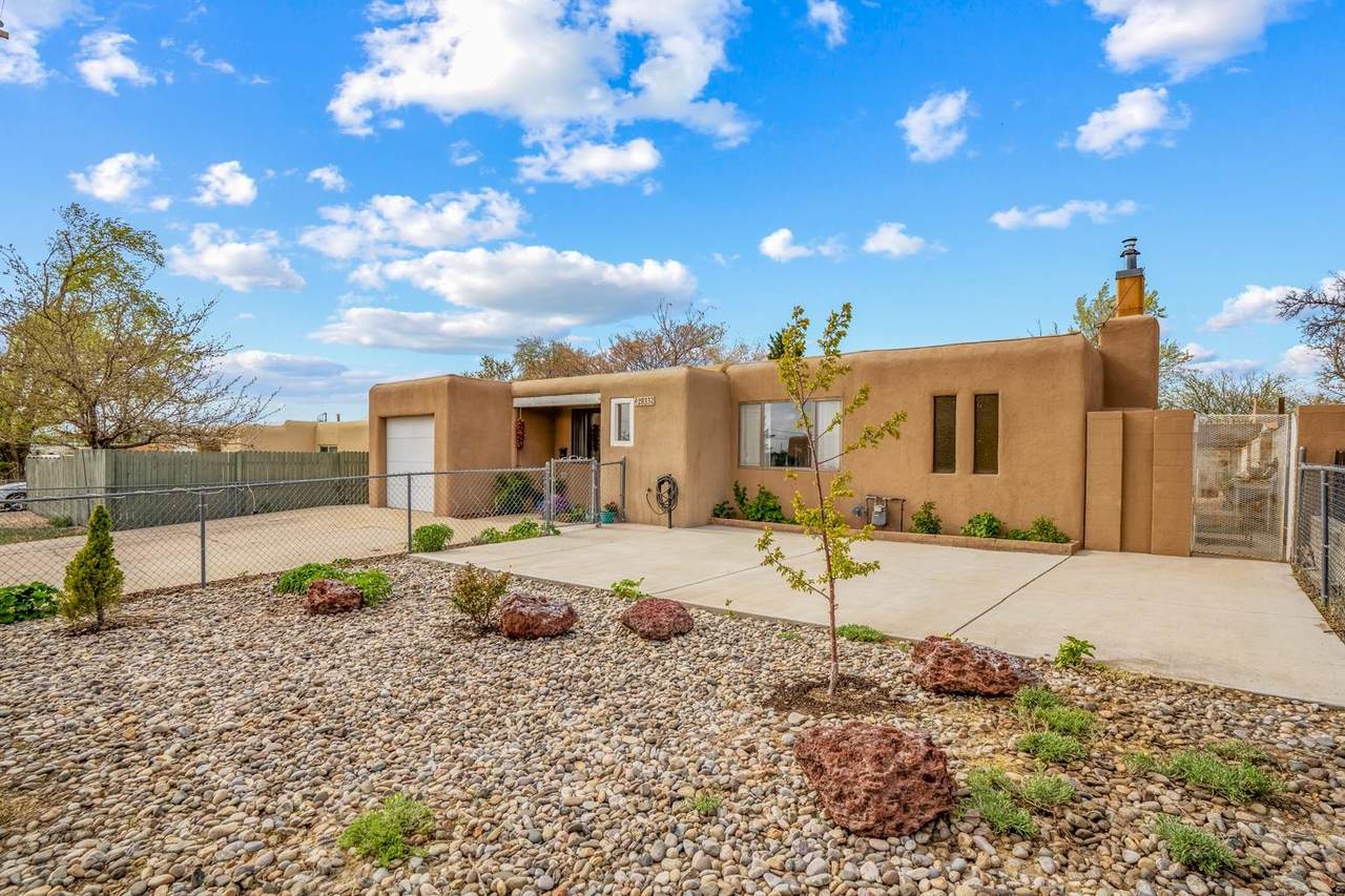 2833 Siringo - Photo 1