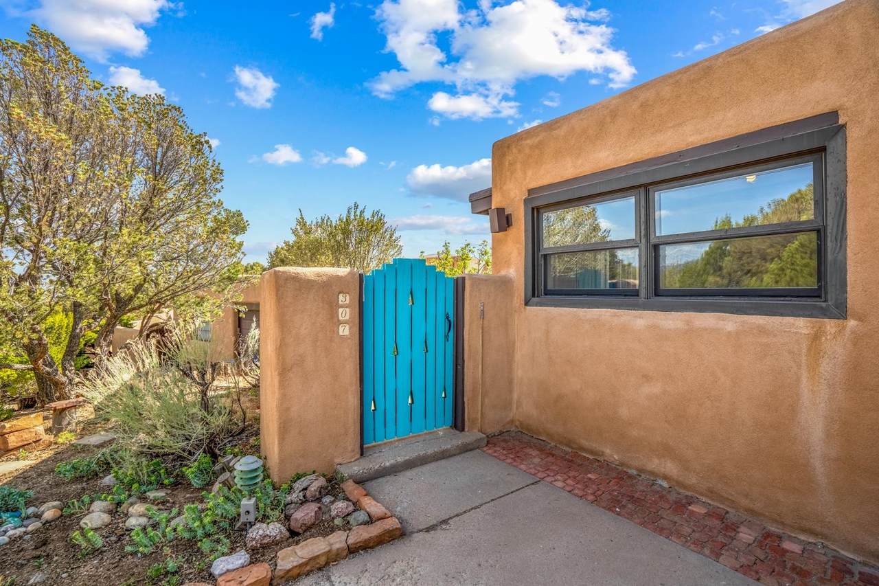 307 Calle Loma Norte - Photo 1