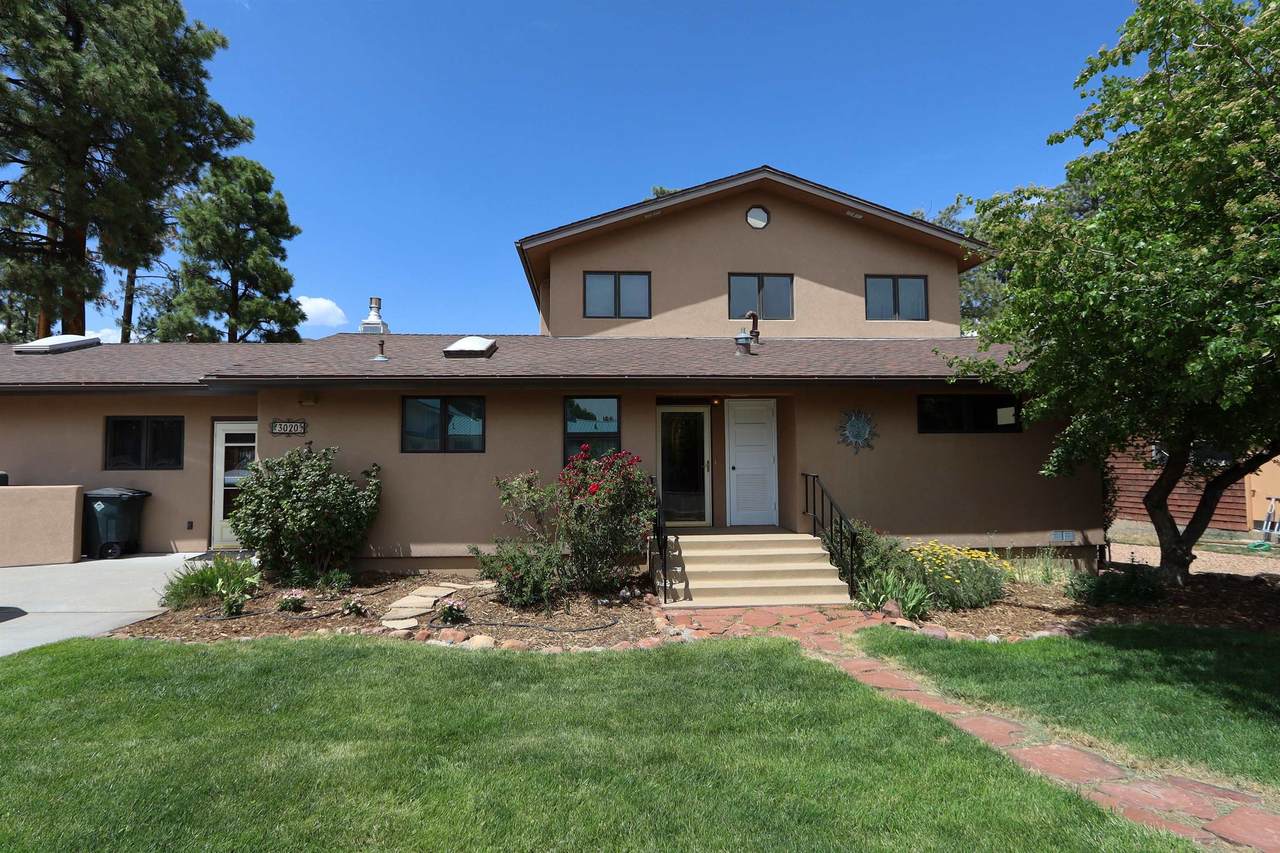 3020 Arizona Ave - Photo 1