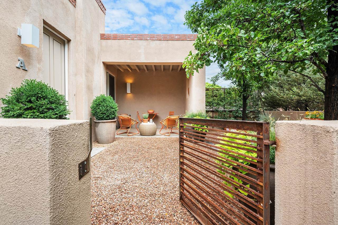 806 Palace - Photo 1