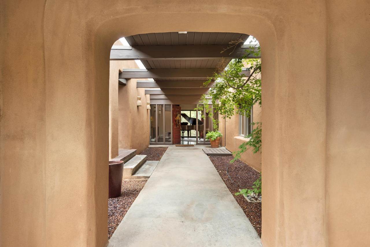 303 Cadiz - Photo 1