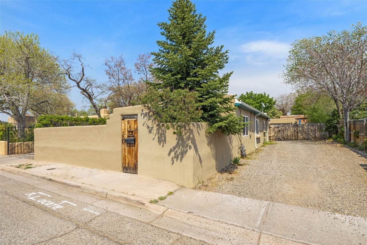 613 Salazar Street - Photo 1