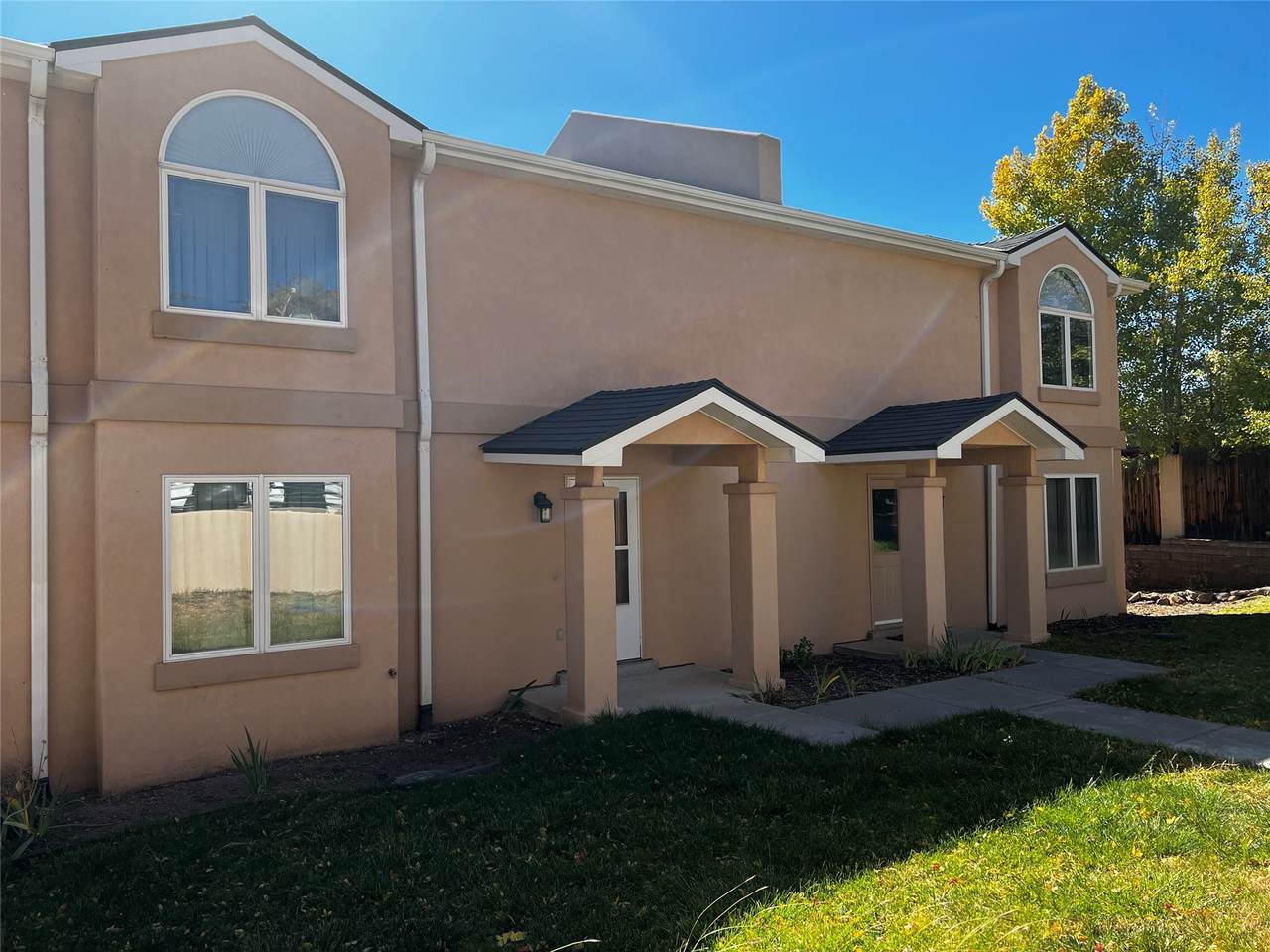 3919 Arizona Avenue - Photo 1