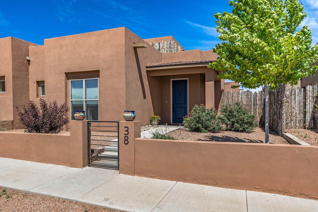 38 Blue Feather Road - Photo 1