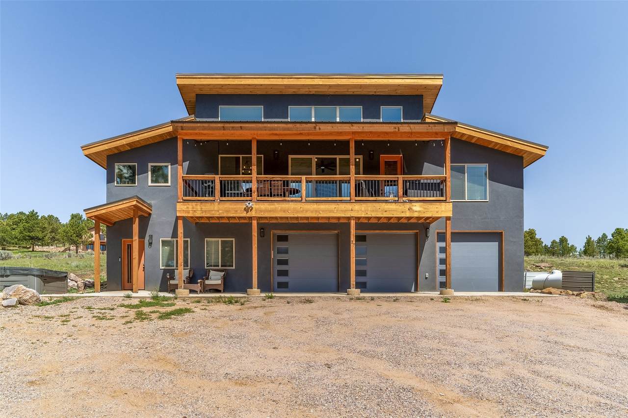 27 Colonial Trail - Photo 1