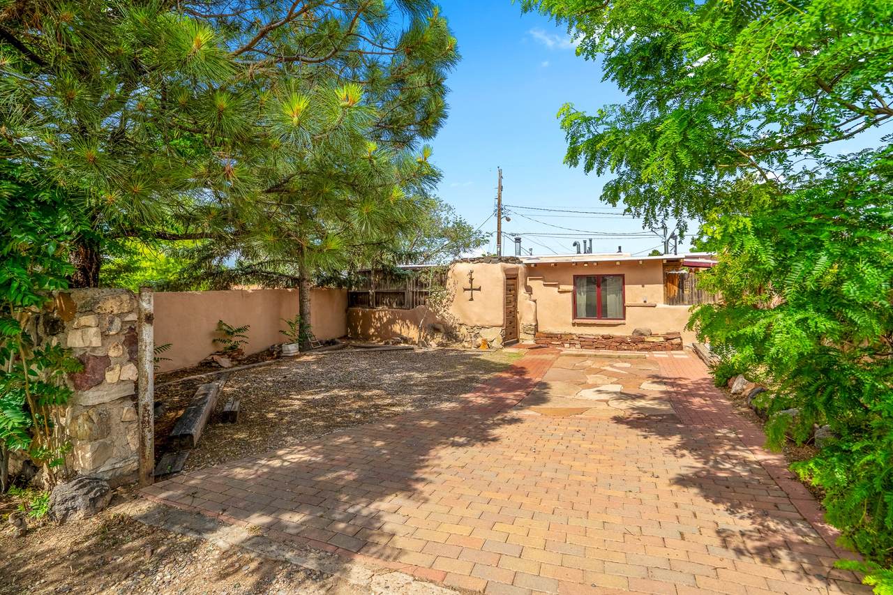804 Columbia Street - Photo 1