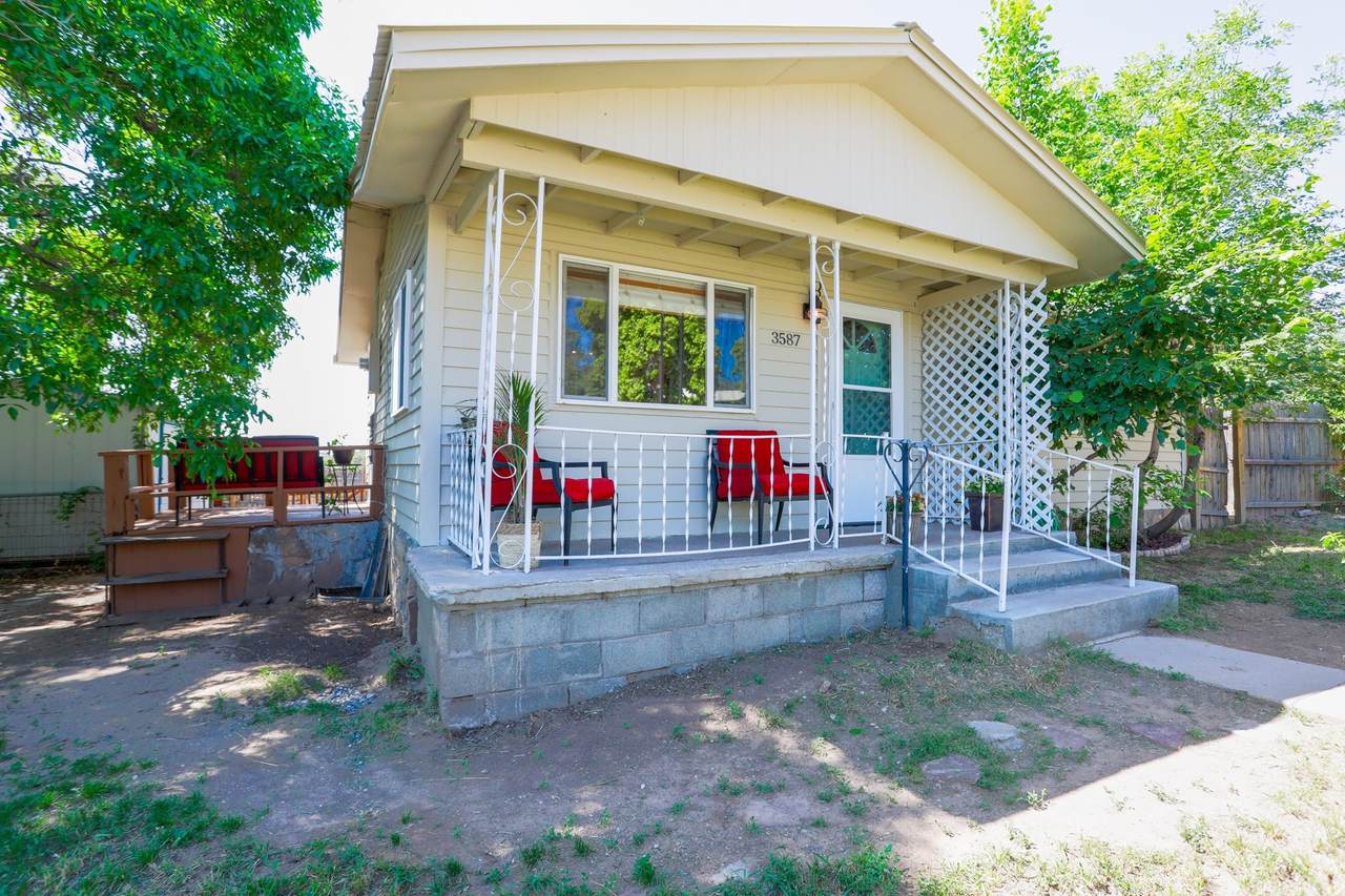 3587 Ridgeway - Photo 1