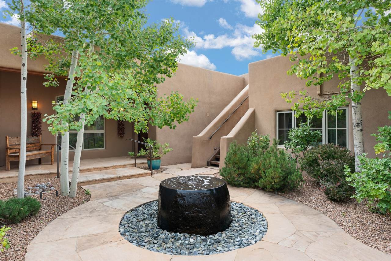 https://bt-photos.global.ssl.fastly.net/santafe/1280_boomver_1_202402933-2.jpg