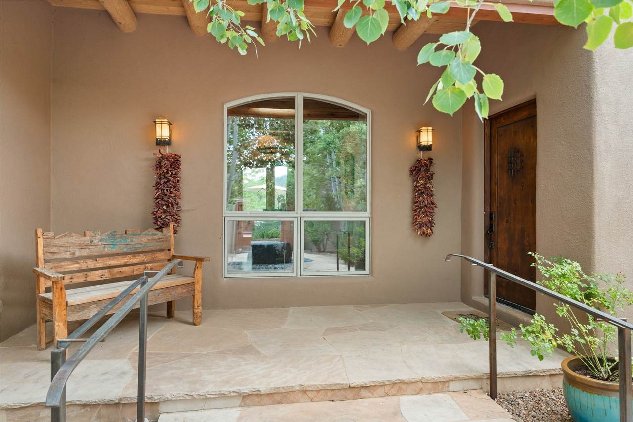 https://bt-photos.global.ssl.fastly.net/santafe/1280_boomver_1_202402933-2.jpg