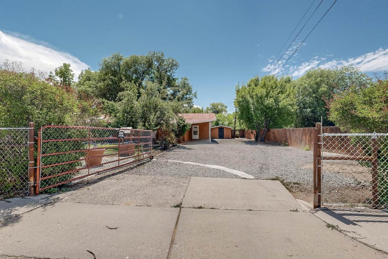 1012 Zuni - Photo 1