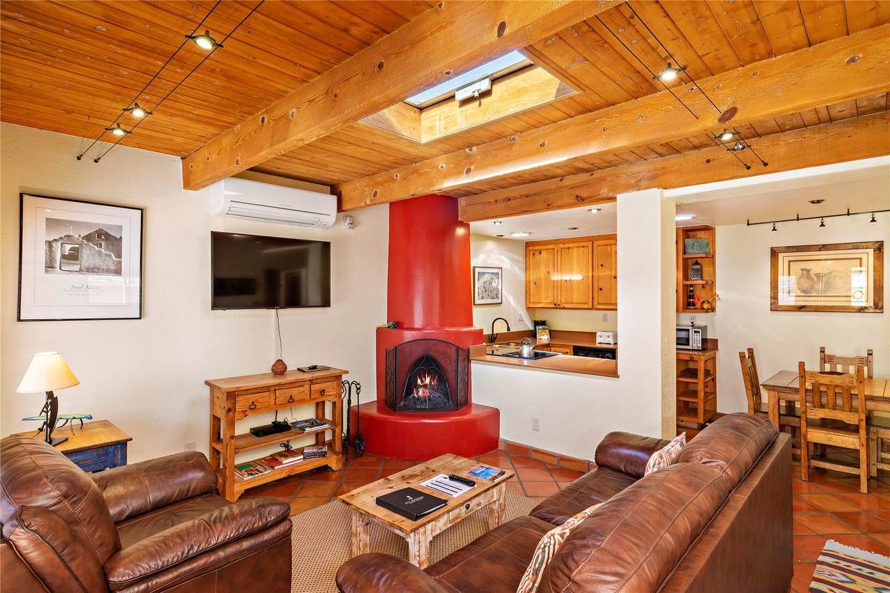 320 Artist Road - Photo 1