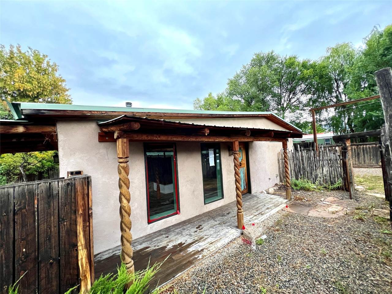 709 Upper Ranchitos Road - Photo 1