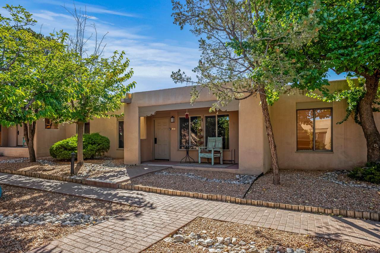 320 Artist Road - Photo 1
