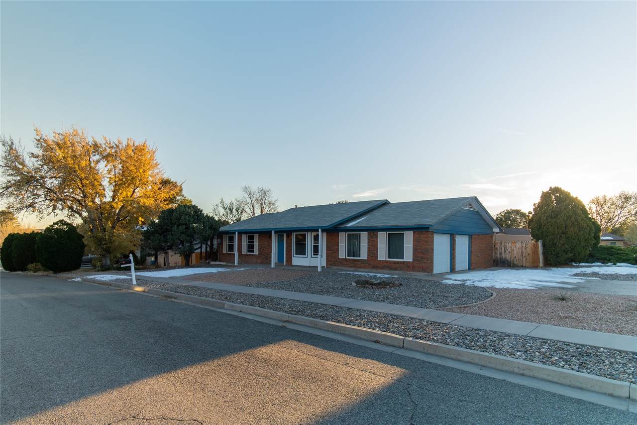 540 Paige Loop - Photo 1