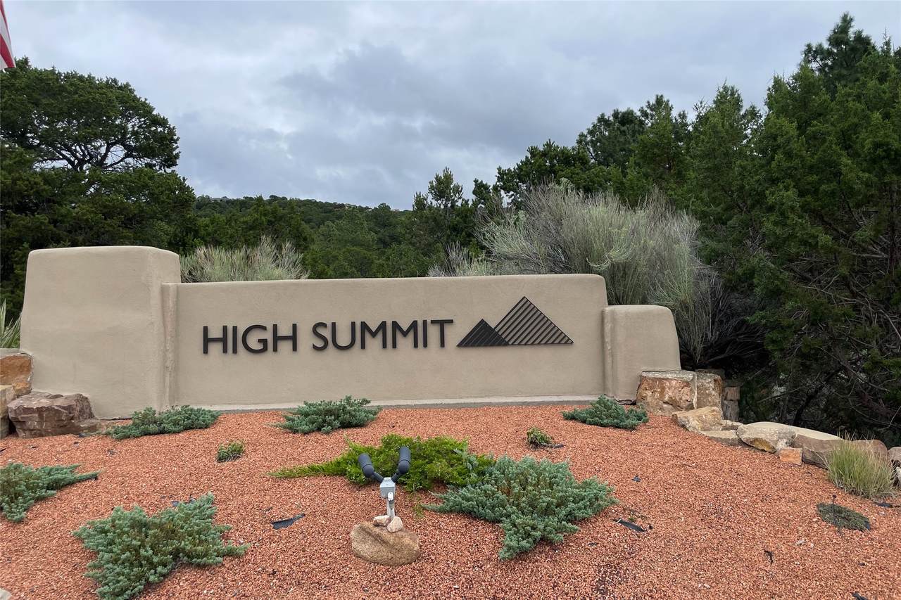 1071 Summit Ridge - Photo 1