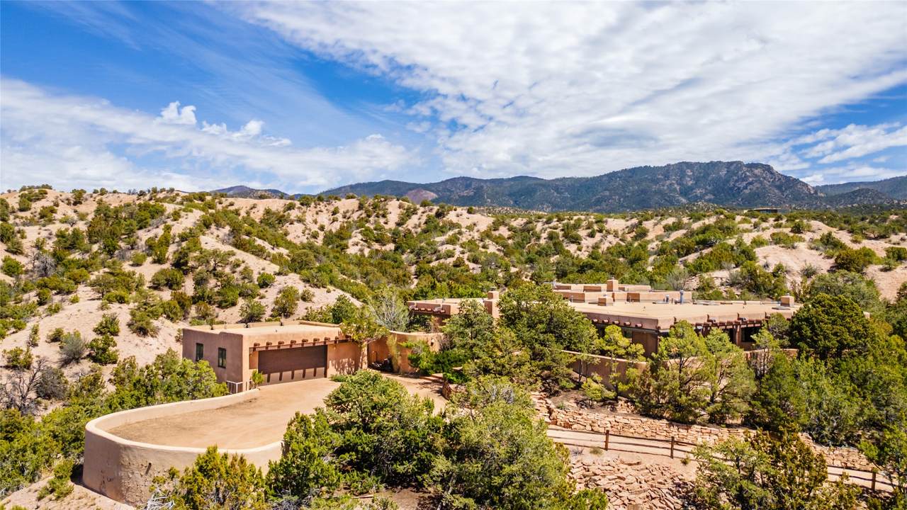 https://bt-photos.global.ssl.fastly.net/santafe/1280_boomver_1_202501363-2.jpg