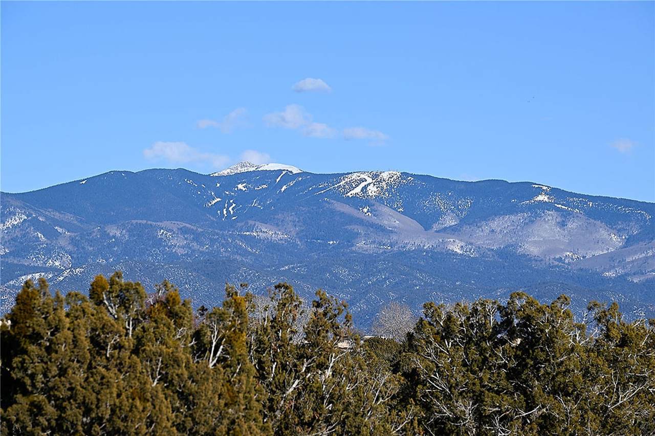 https://bt-photos.global.ssl.fastly.net/santafe/1280_boomver_1_202501404-2.jpg