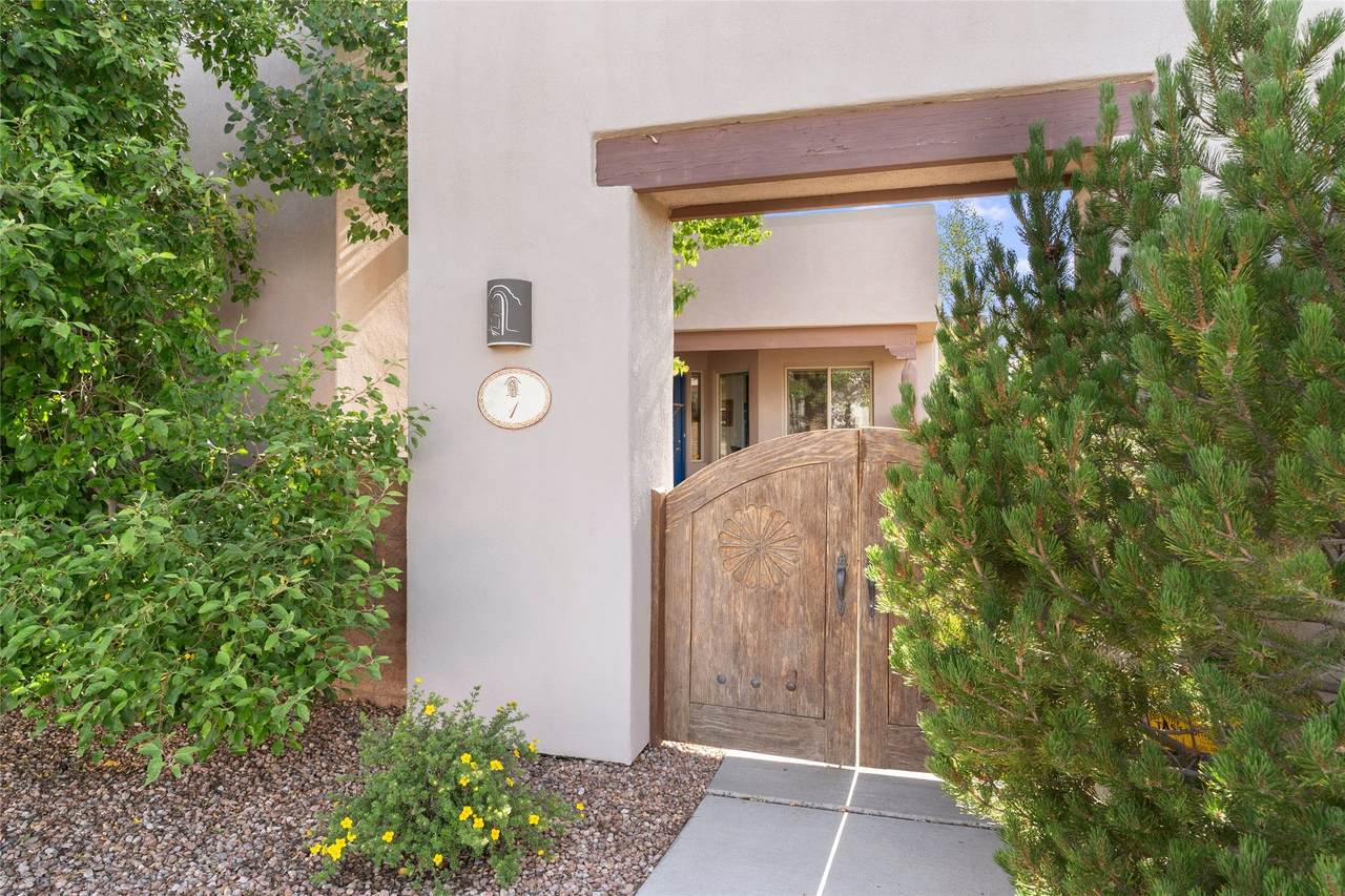 https://bt-photos.global.ssl.fastly.net/santafe/1280_boomver_1_202502354-2.jpg
