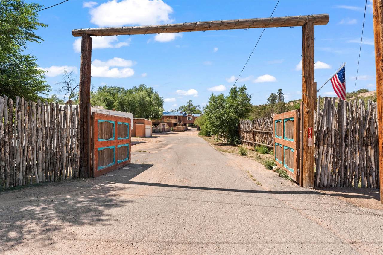 https://bt-photos.global.ssl.fastly.net/santafe/1280_boomver_1_202502373-2.jpg