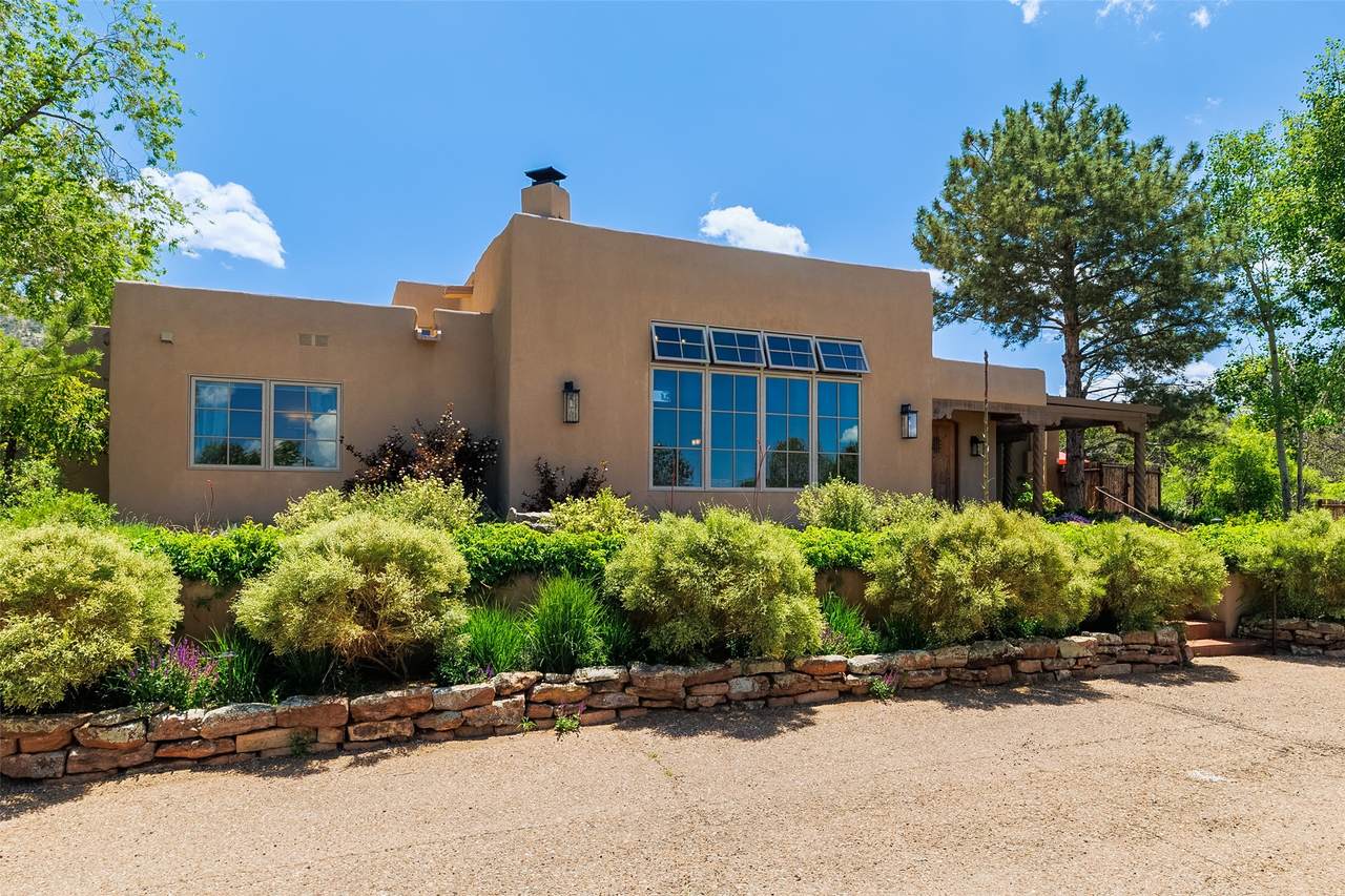 826 1/2 Zia Road - Photo 1