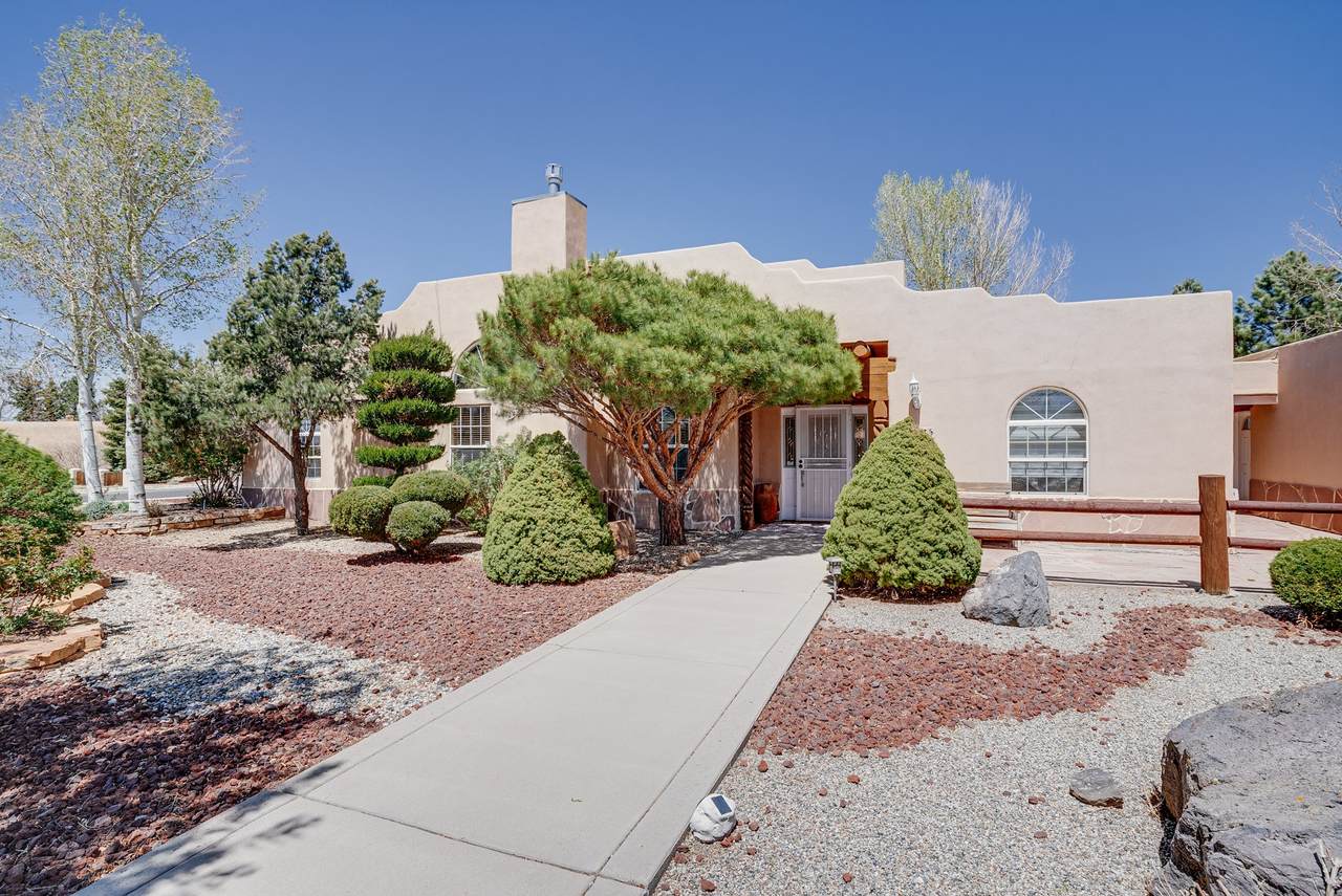 343 Sierra Vista Lane - Photo 1