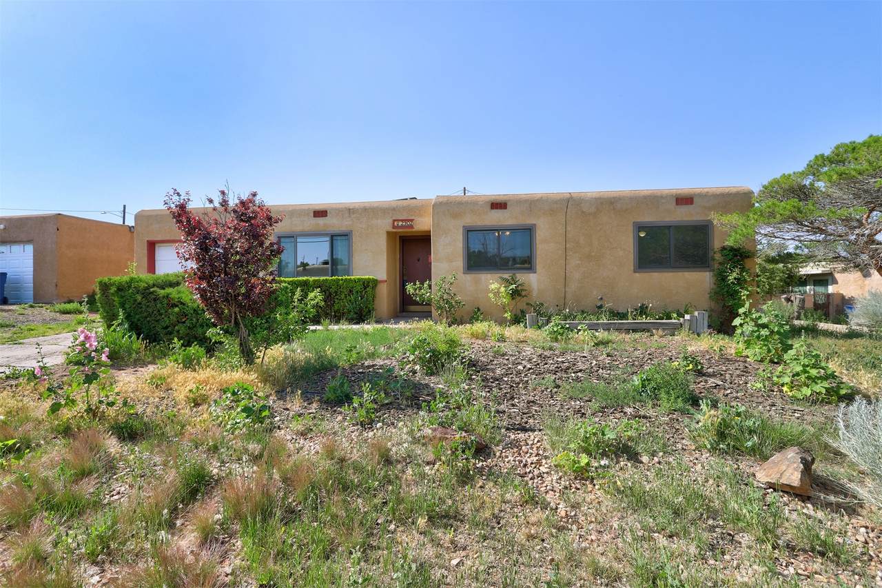 2902 Siringo Road - Photo 1