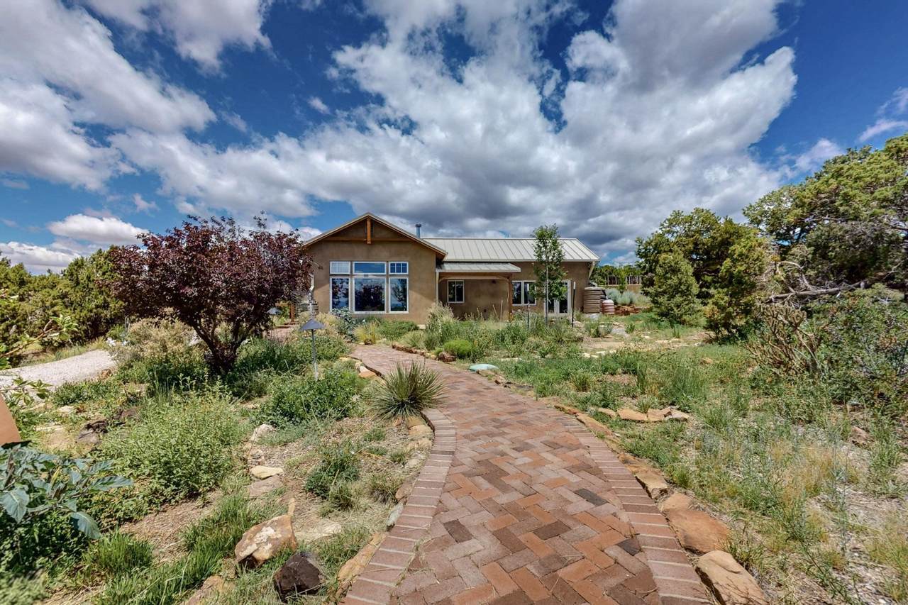4 Brooks Way - Photo 1