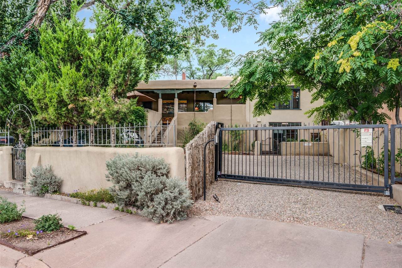 833 Palace Avenue - Photo 1