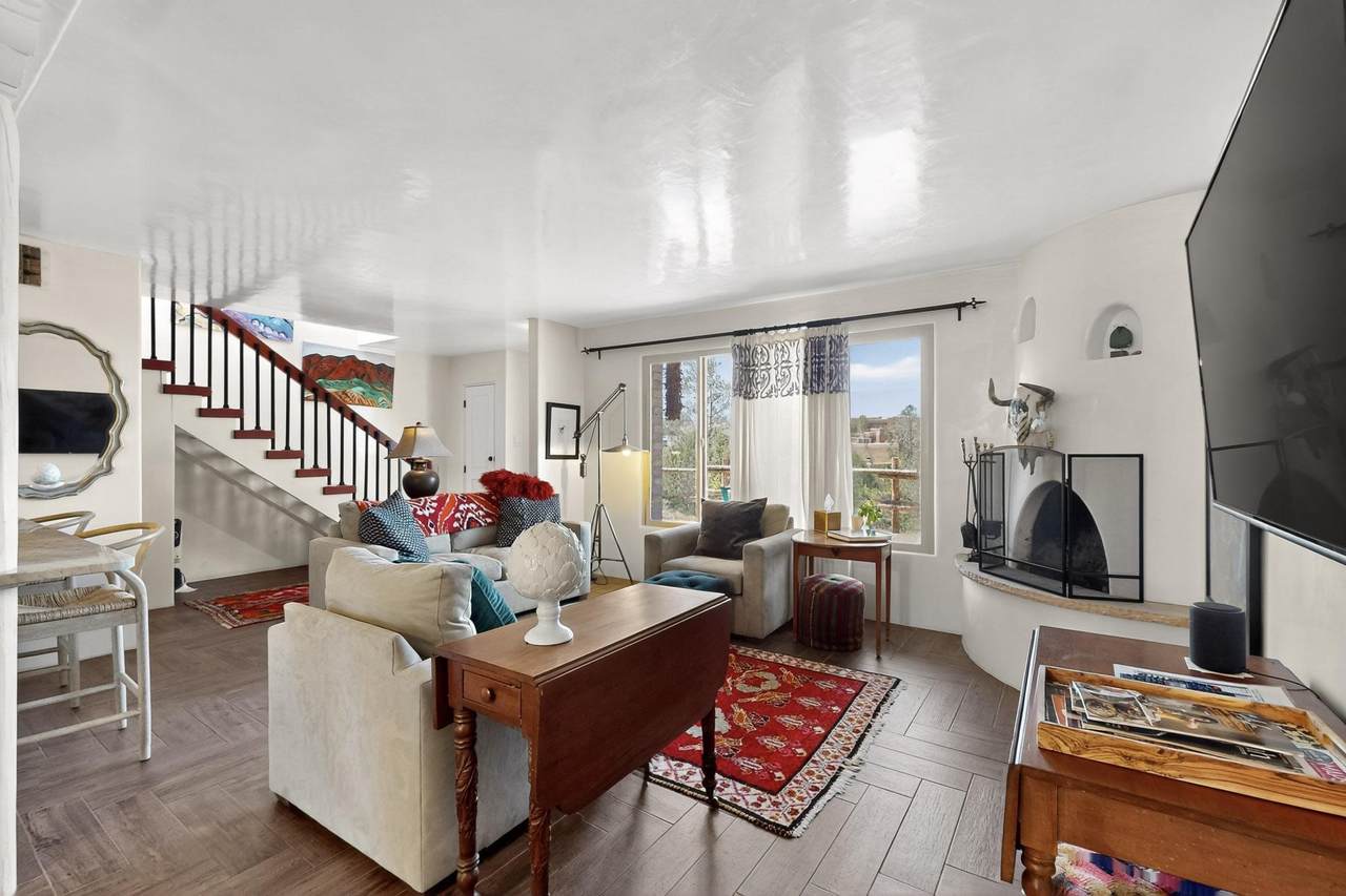 320 Artist Road - Photo 1