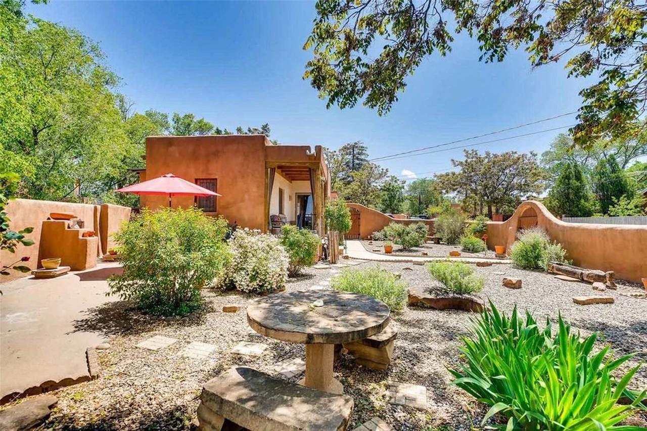 319 West Gomez Road - Photo 1
