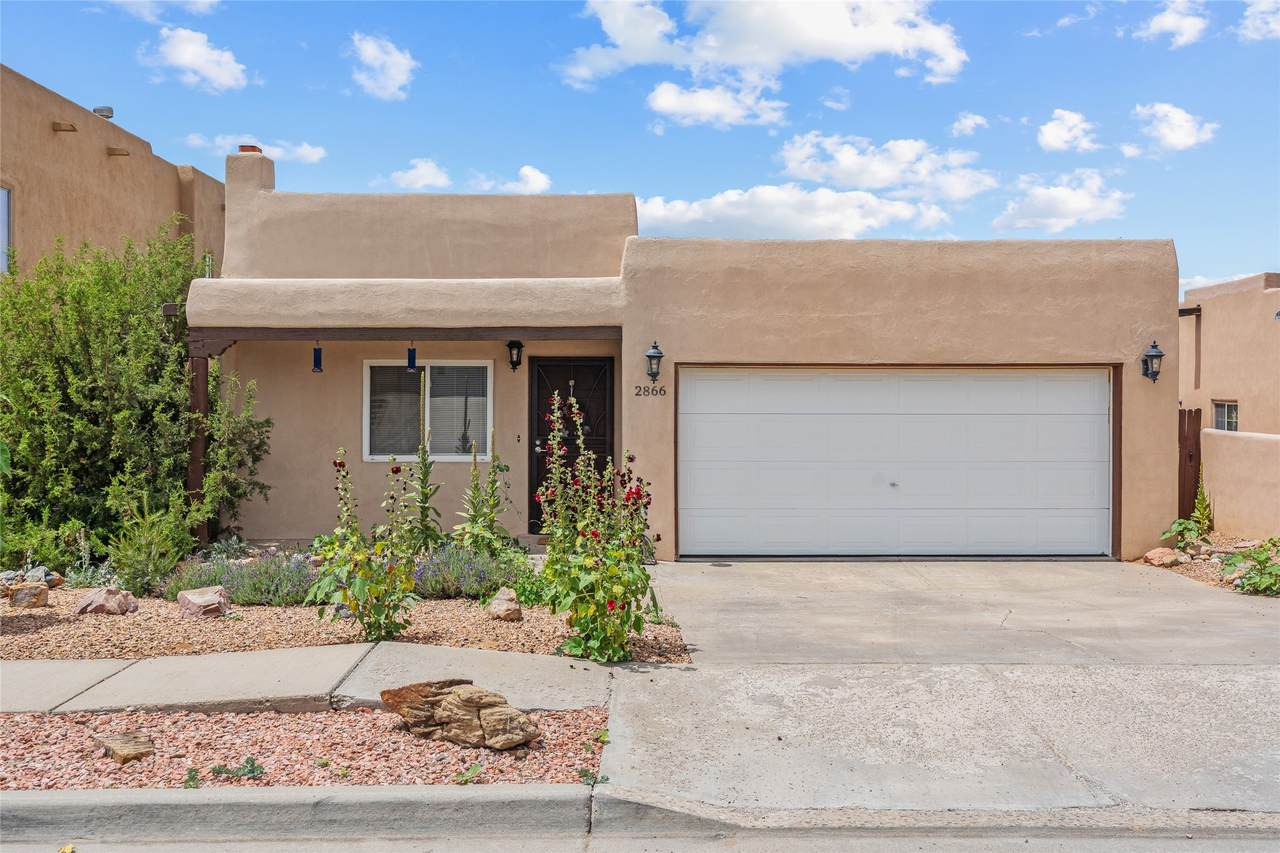 2866 Pueblo Jacona - Photo 1