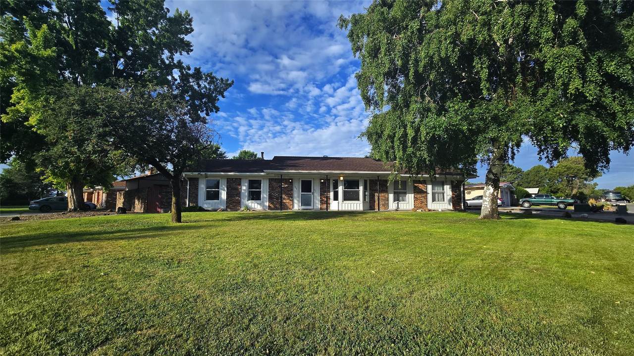 704 Meadow Ln - Photo 1
