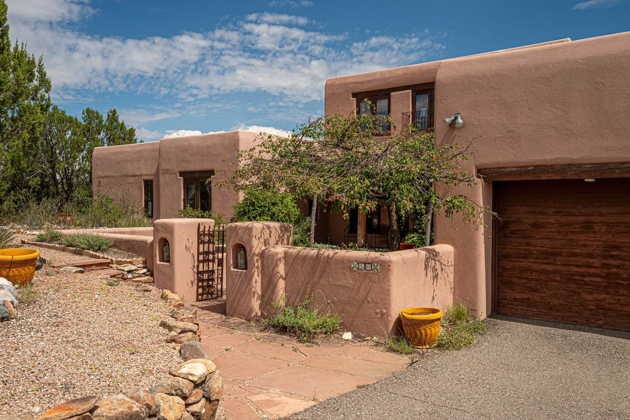 https://bt-photos.global.ssl.fastly.net/santafe/1280_boomver_1_202504018-2.jpg