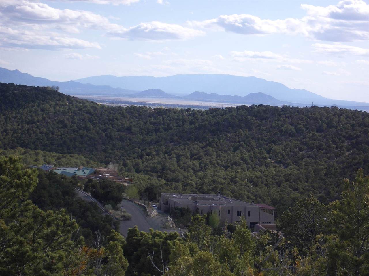 https://bt-photos.global.ssl.fastly.net/santafe/1280_boomver_1_202504036-2.jpg