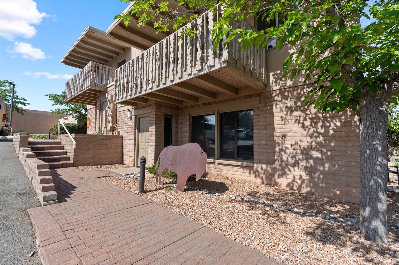 320 Artist Road - Photo 1