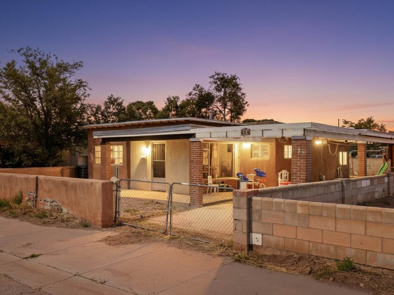 604 Alameda - Photo 1