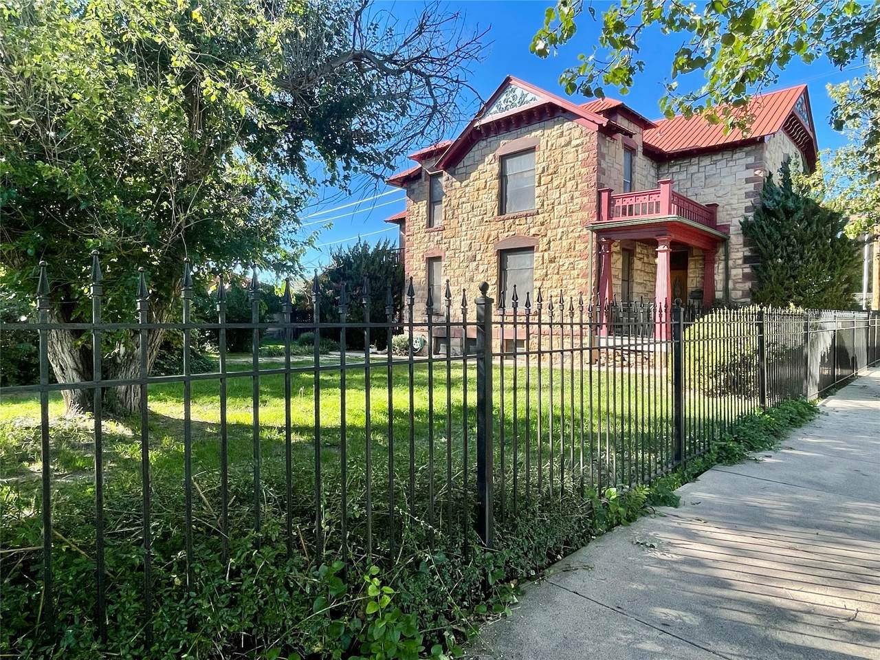 511 9th Street - Photo 1