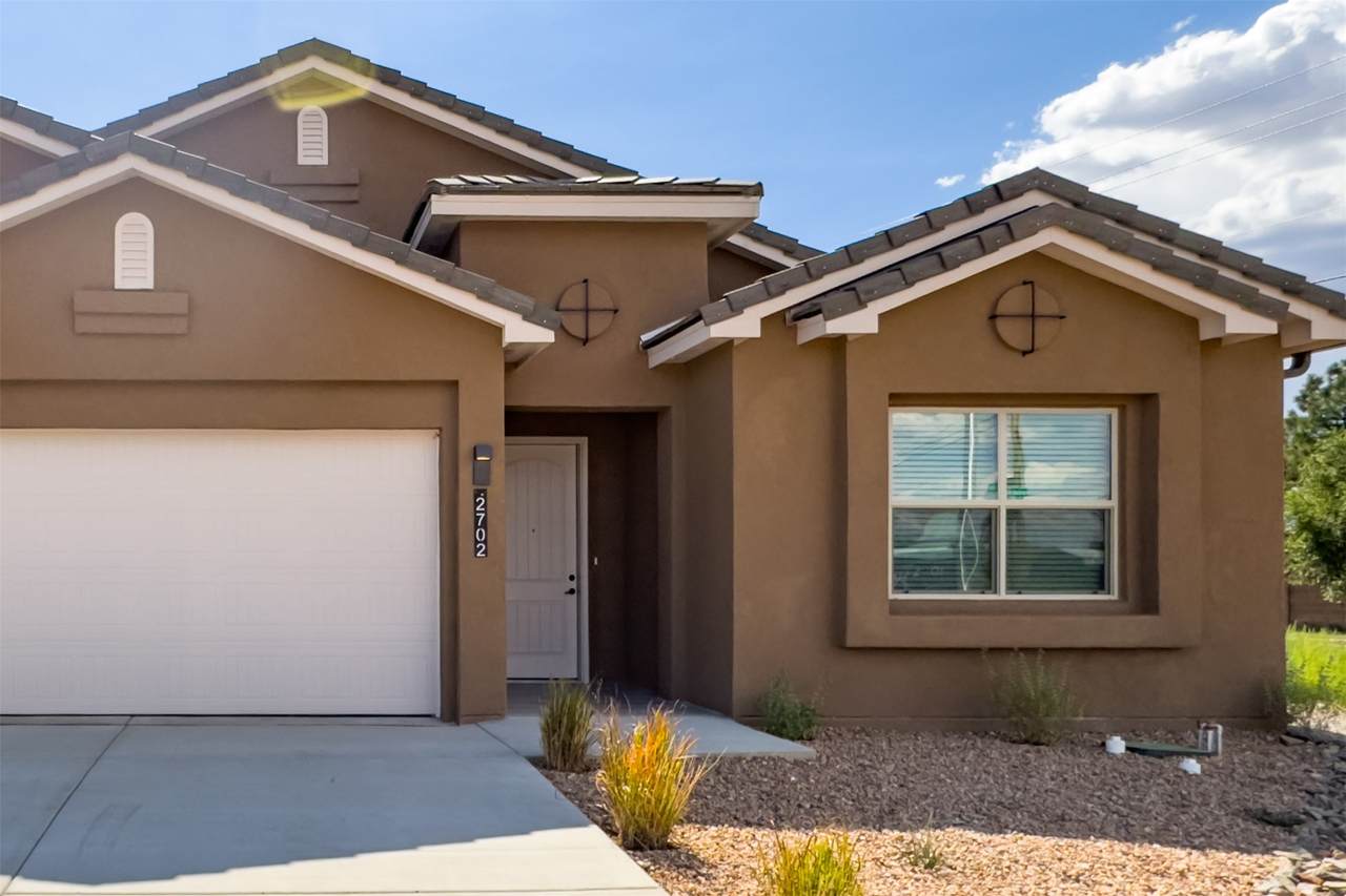 2702 La Luz De Cristo - Photo 1