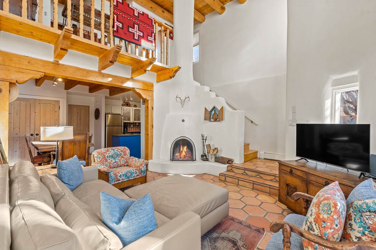 624 Galisteo - Photo 1