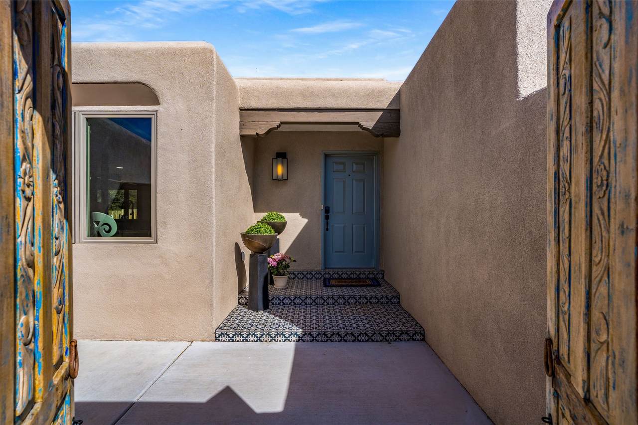 https://bt-photos.global.ssl.fastly.net/santafe/1280_boomver_1_202600691-2.jpg