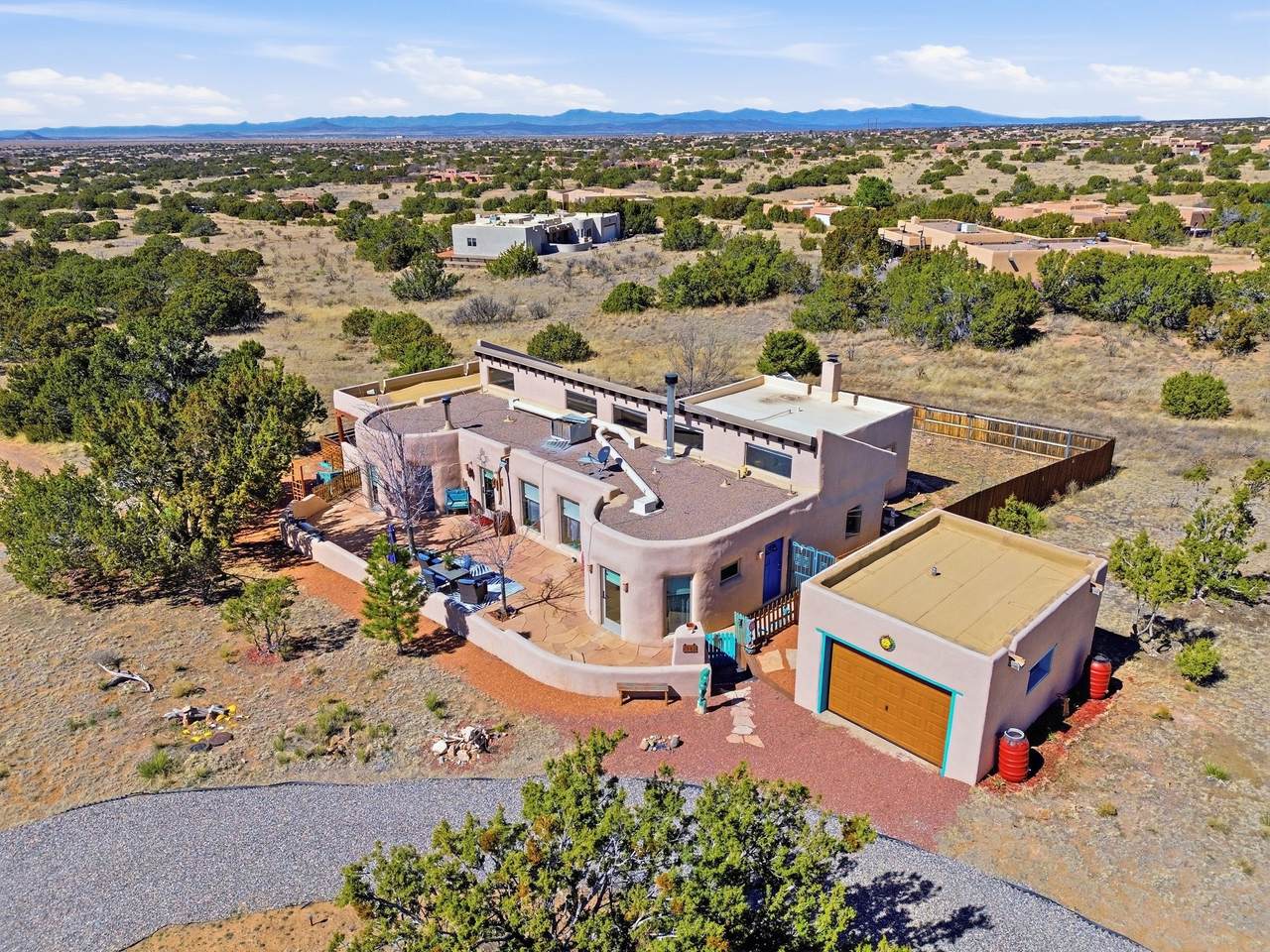 https://bt-photos.global.ssl.fastly.net/santafe/1280_boomver_1_202600761-2.jpg