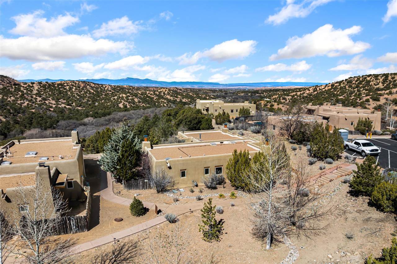 https://bt-photos.global.ssl.fastly.net/santafe/1280_boomver_1_202600815-2.jpg