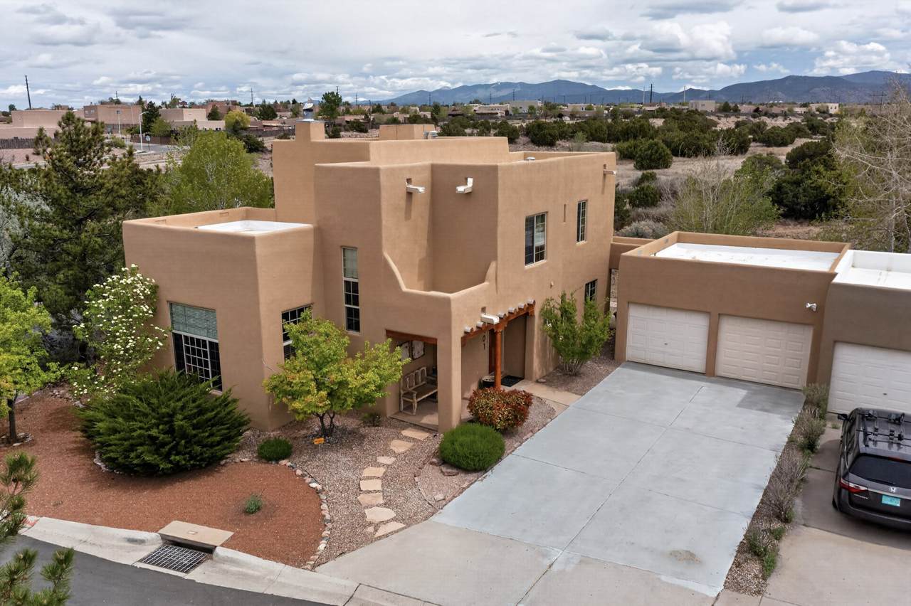 4401 Autumn Leaf Lane - Photo 1